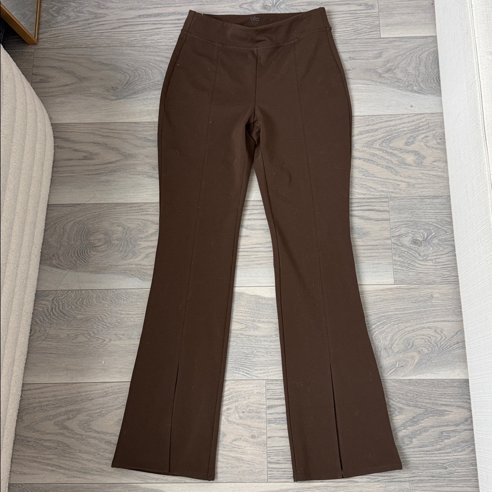 Front split alo flare leggings